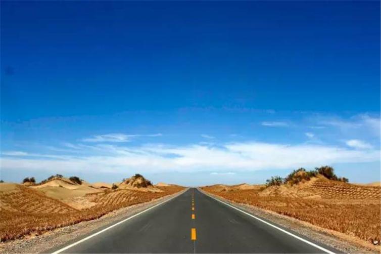 2018大美南疆自驾游路线推荐，领略塔克拉玛干沙漠的辽阔
