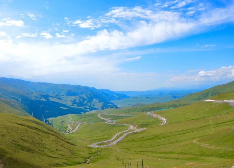 新疆最值得自驾游玩的7处绝美圣地推荐，去新疆一定不能错过的那些景点！（附自驾路线）
