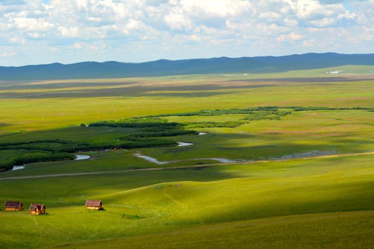 6-8月内蒙古周边自驾游去哪好玩，最美内蒙古自驾游风景及美食攻略推荐