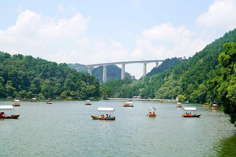 贵州周边自驾一日游最佳景点/美食攻略推荐，贵州周边有哪些自驾游好去处