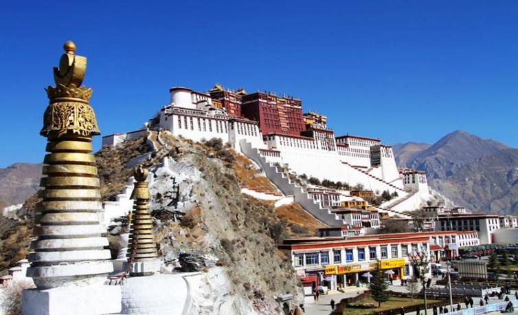 人人都向往进藏，西藏自驾游四大景点推荐。不可错过的西藏之旅！