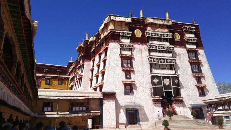 西藏自驾游必去的12个地方你知道吗？西藏都有哪些一生一定要去一次的景点推荐