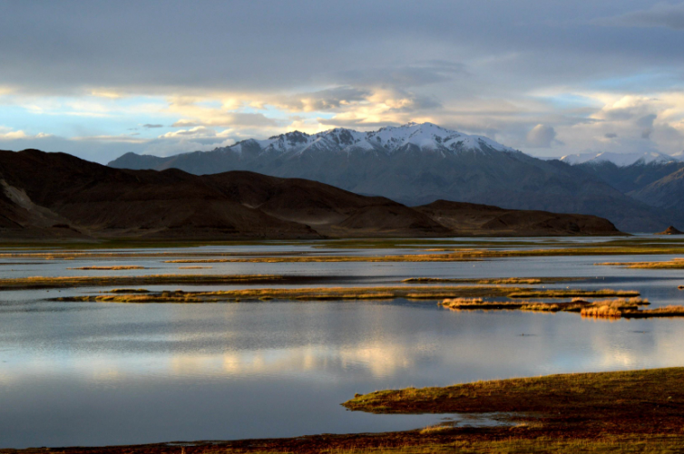 西藏阿里地区自驾游最吸引人的目的地推荐，5个绝自驾游景点带你感受天上阿里