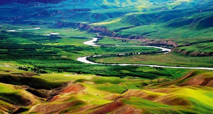 秋季的新疆哪些地方适合自驾游？3个不容错过的绝美新疆自驾游目的地