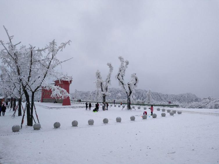 冬天重庆周边自驾游好去处推荐，体会一把风花“雪”月