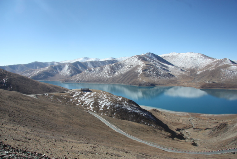 拉萨周边三日自驾游好去处推荐:近距离观赏西藏两大神湖