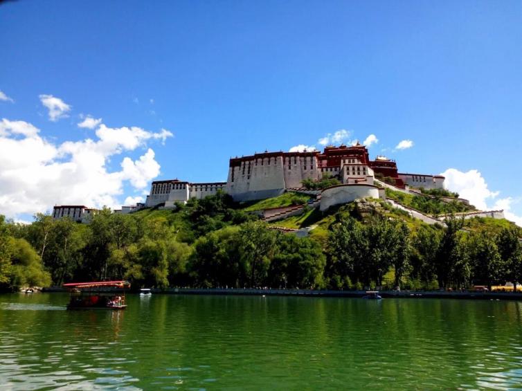 推荐10个西藏最值得去的自驾游景点，不妨春节来一场属于西藏的自驾之旅？