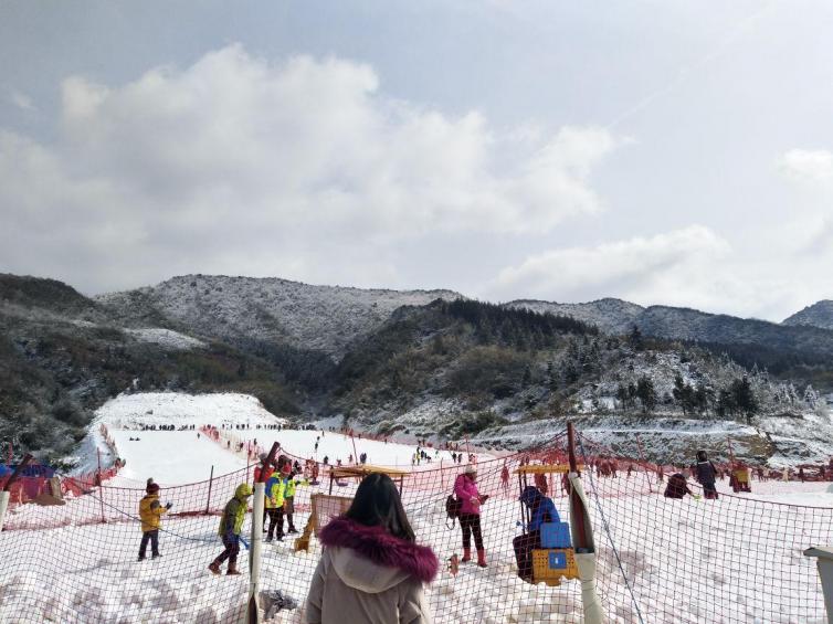 冬天重庆周边玩雪自驾游线路攻略，重庆最佳赏雪好去处推荐