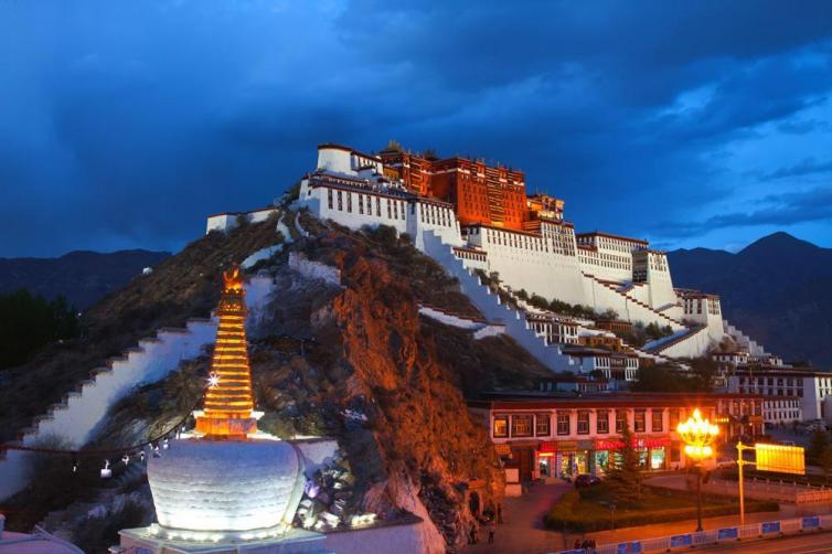 西藏自驾游去哪儿好玩，西藏自驾游住宿/饮食/景点推荐