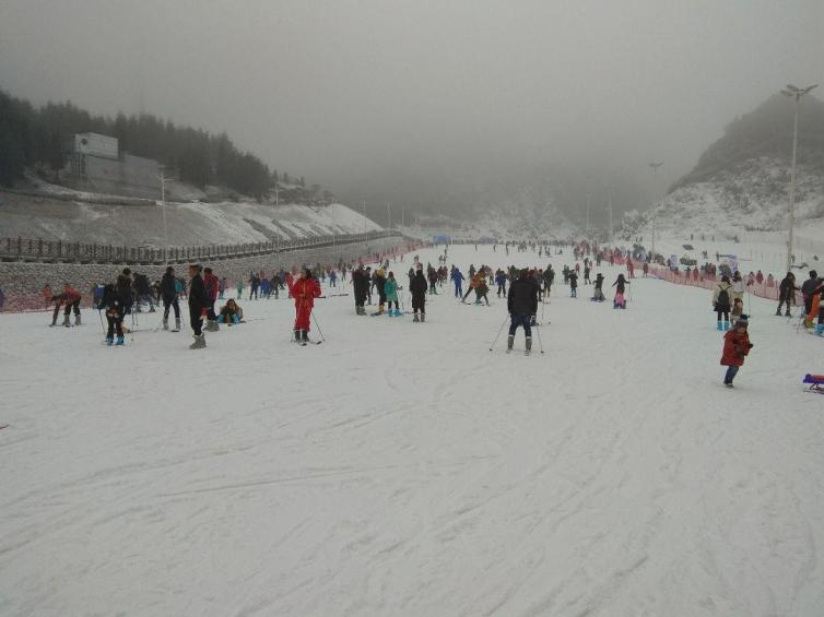 冬天贵州自驾游滑雪好去处推荐，贵州周边最受欢迎的滑雪目的地攻略