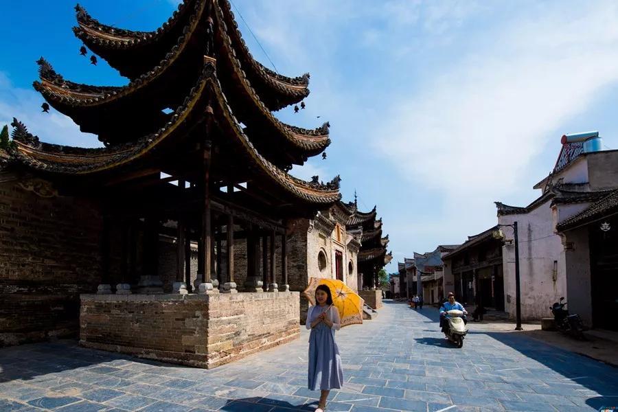 陕西出发另类自驾游路线推荐，带你中国最奇葩的古镇