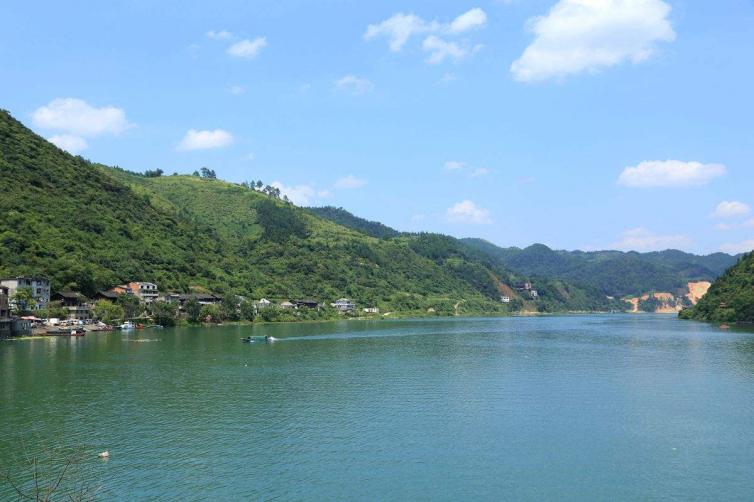 6条贵州最美公路自驾游景点详细攻略推荐，贵州周边自驾游去哪儿好玩