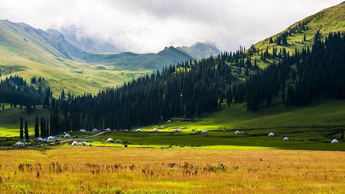 新疆4个最为壮美秀丽自驾游胜地推荐，来新疆自驾游最值得一去的景点有哪些？