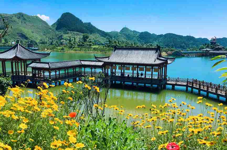 贵州旅行：湖光天色早，江岸行舟来——都匀杉木湖