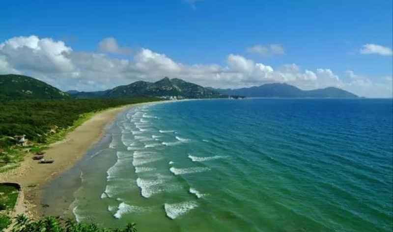 珠海最值得去的沙滩，沙质细软，干净细滑，碧海蓝天，风景宜人