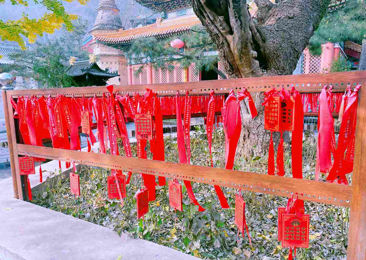 北京设计大胆的白瀑寺，佛像给人一种阴森感，却深受老司机的喜欢