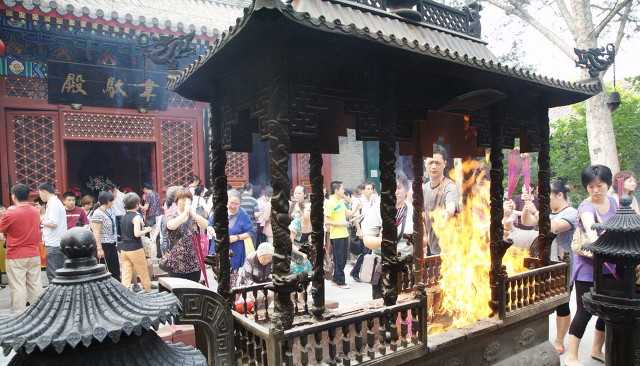 北京免费参观的6座寺院,香火最旺的几座也在其中,您去过几座