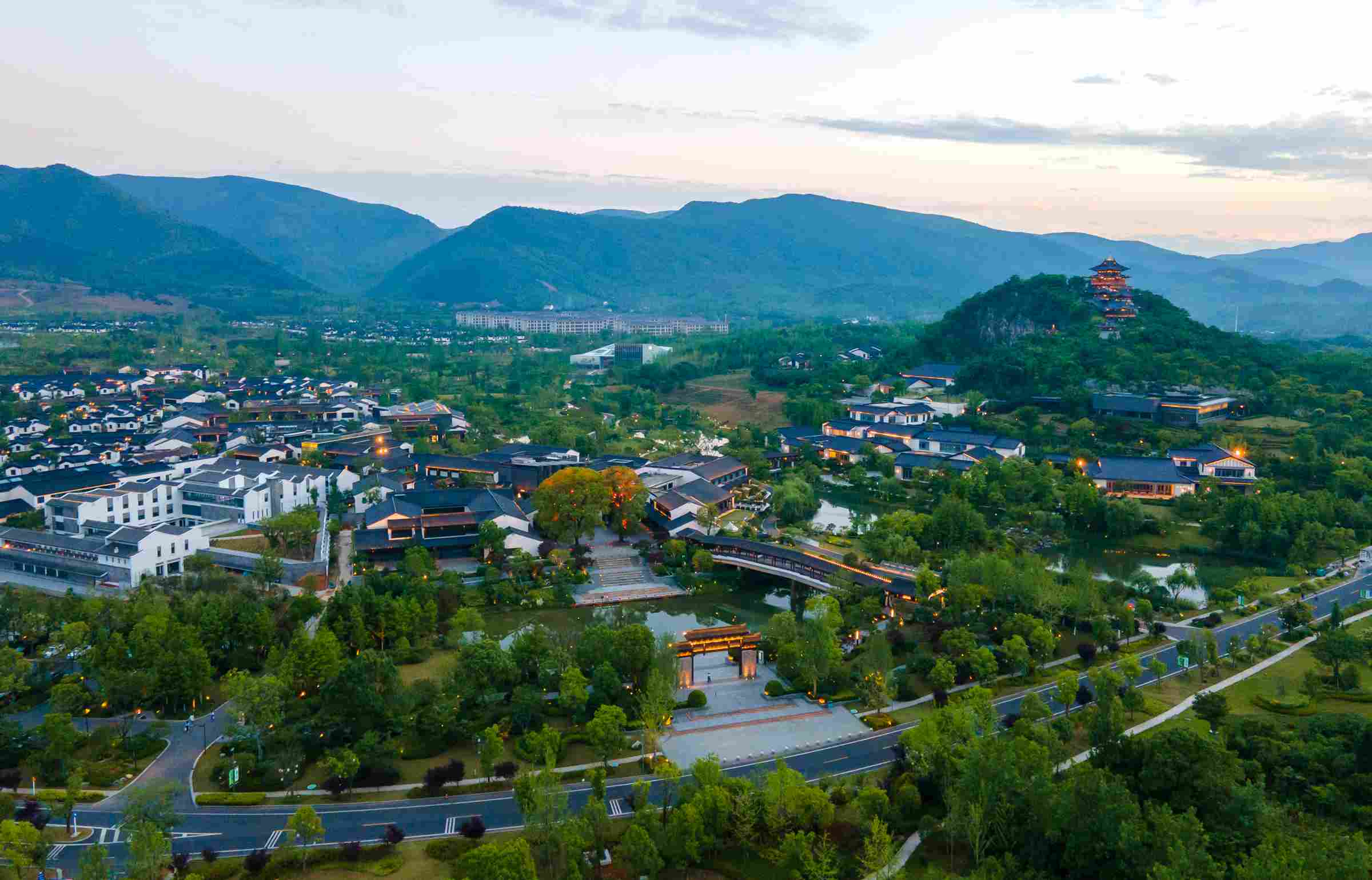 宜兴新晋网红打卡地，藏在山野间的江南小镇，景色美若世外桃源