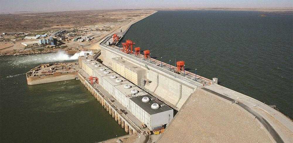 挥剑斩断尼罗河，中国超级大坝长9.2公里，水库储量达百亿立方米