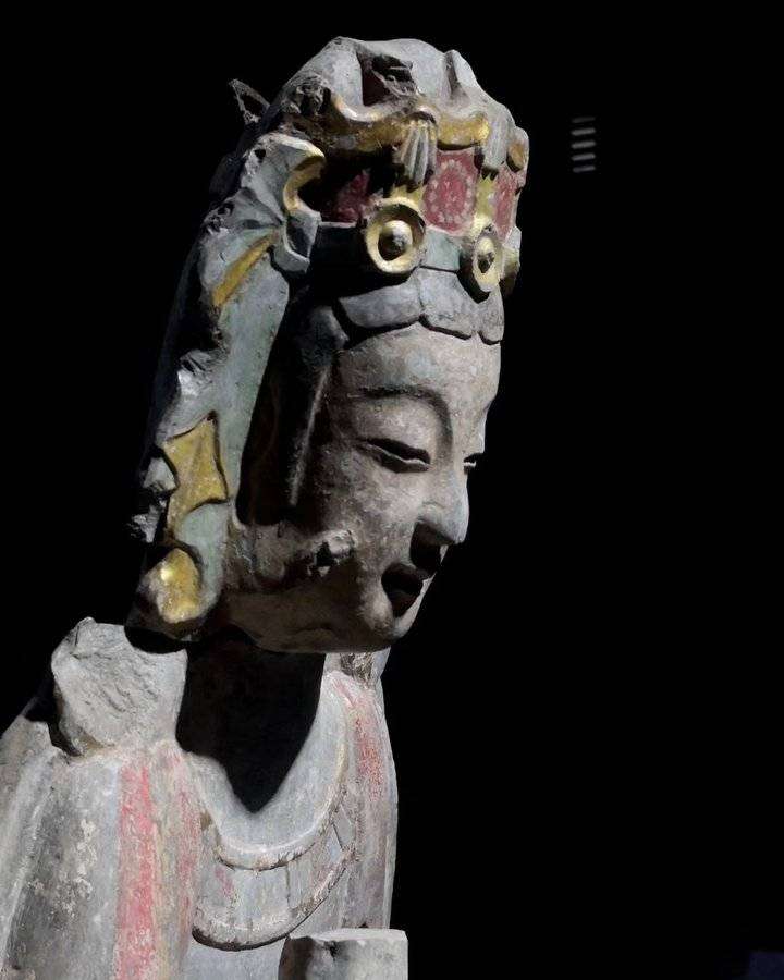 青州龙兴寺佛教造像，谜一般的微笑和残缺美