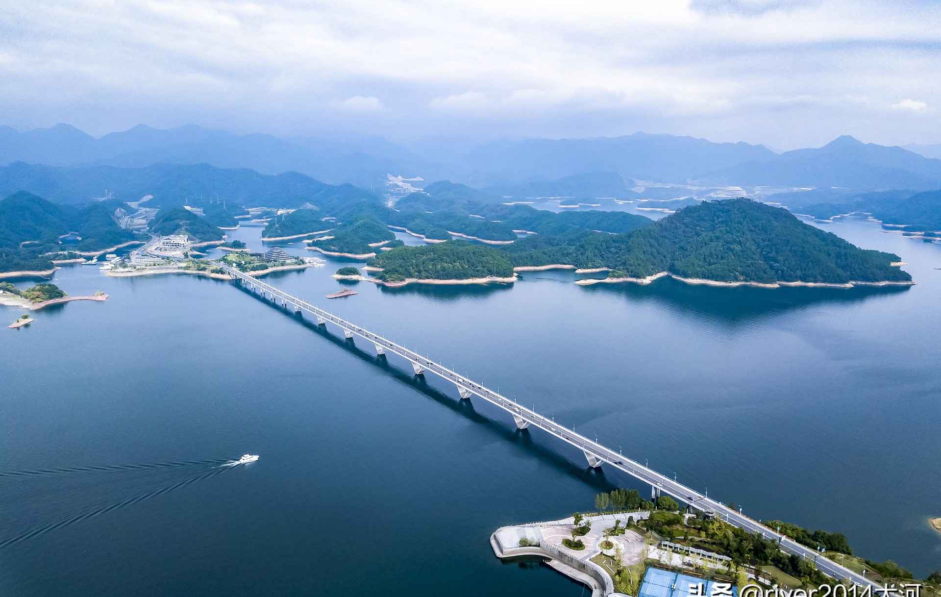 浙江最大的人工湖，比杭州西湖大90倍，也是5A级景点