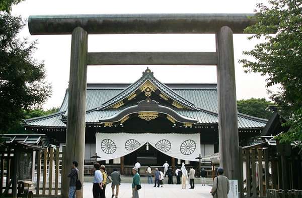 靖国神社到底是个怎样的鬼地方？为什么日本政要都要去参拜？