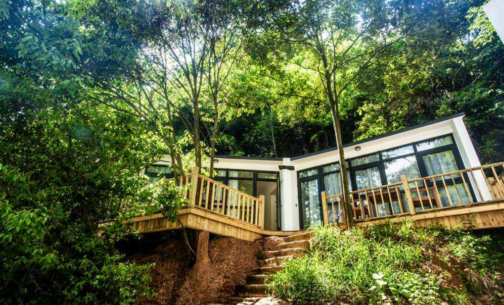 山野间的民宿,奇特的丹霞地貌,建筑艺术的殿堂|平江野奢度假区
