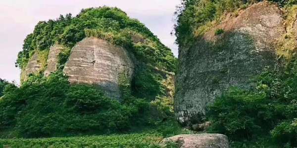 山野间的民宿,奇特的丹霞地貌,建筑艺术的殿堂|平江野奢度假区