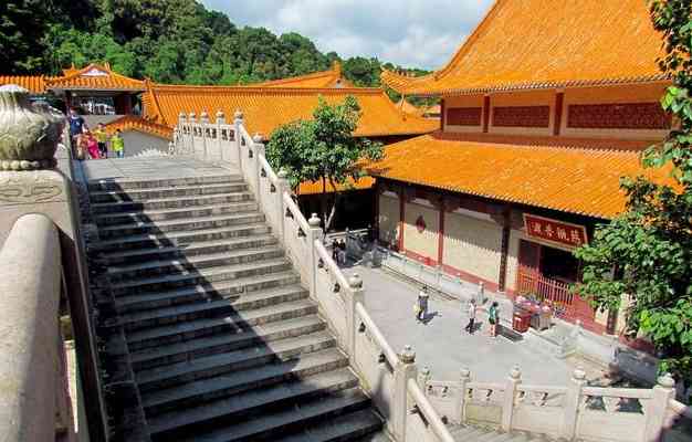 这里被称为最灵验的寺庙，是建国后修建的，香火非常旺盛