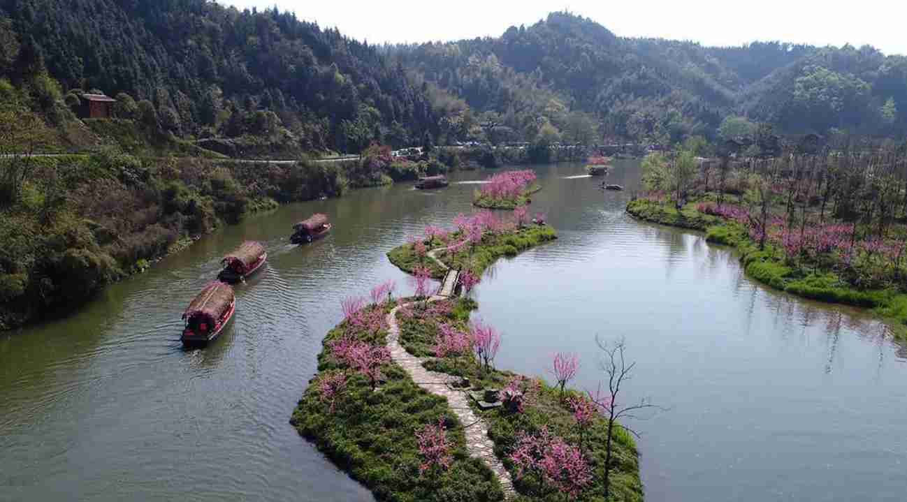 探访桃花源，感受乡村田园，欣赏山水美景