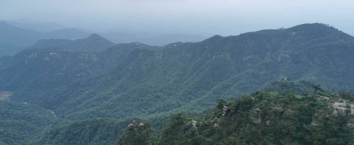 湖北黄冈这座山 有些特色 有奇峰怪石 漂流刺激惊险