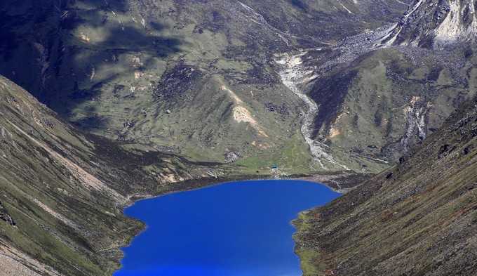 西藏这个圣湖可以看到前世今生，很多人都看到奇怪的景象！