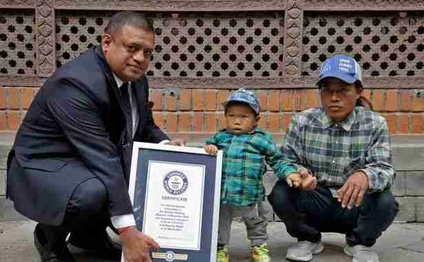 世界最矮青年男性身高73厘米,来自尼泊尔今年18岁
