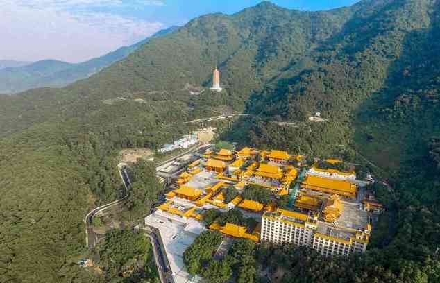 这里被称为最灵验的寺庙,是建国后修建的,香火非常旺盛