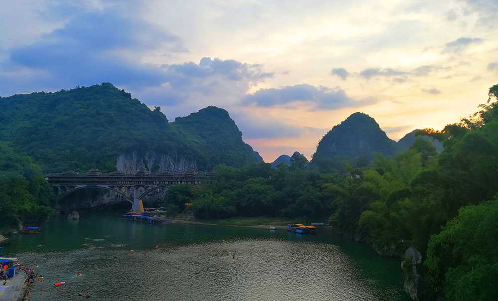最美的桂林山水在遇龙河,刘三姐故里有条古龙河,风光如仙境