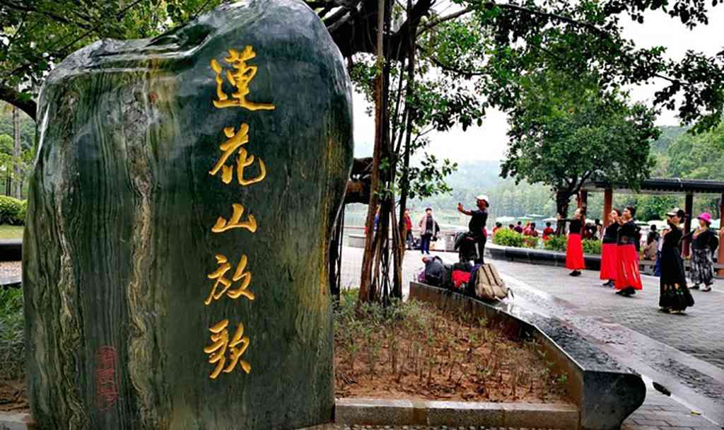 在深圳可不去世界之窗，但不可错过莲花山公园，一览全市秀丽风光