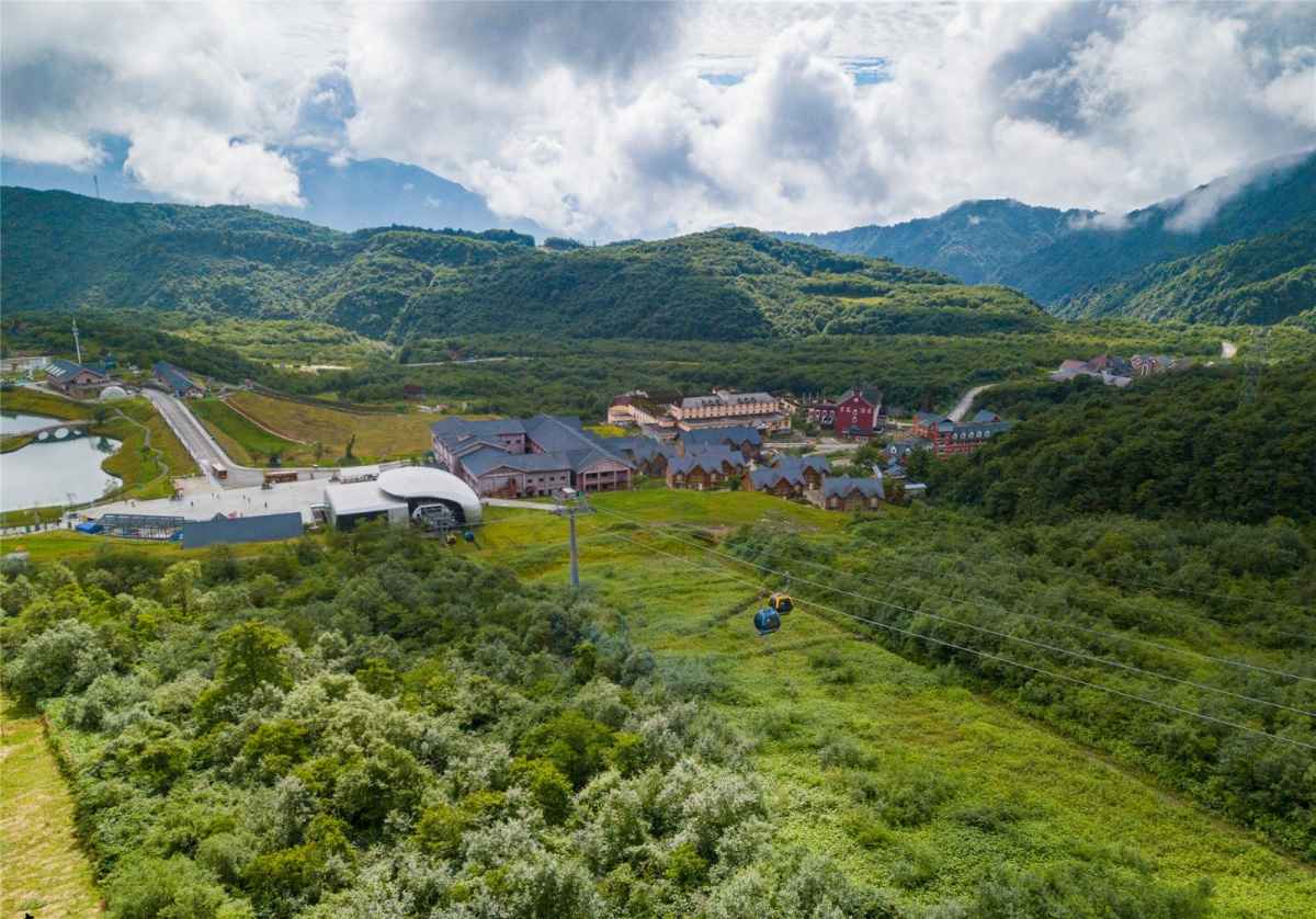 夏天到四川西岭雪山,没有雪怎么玩?看完这篇短攻略就豁然开朗