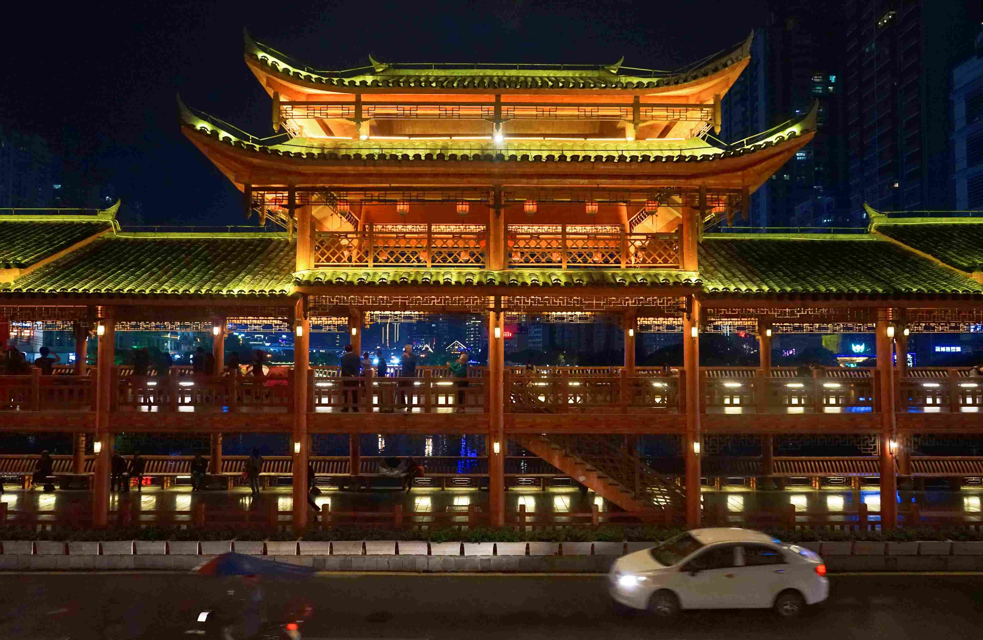 贵州都匀因桥而红?发现一座城的烟火气,隐藏在日落之后的夜色中