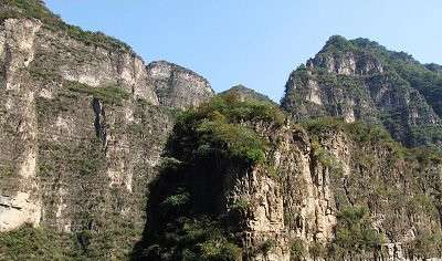 龙庆峡之攀登高峰
