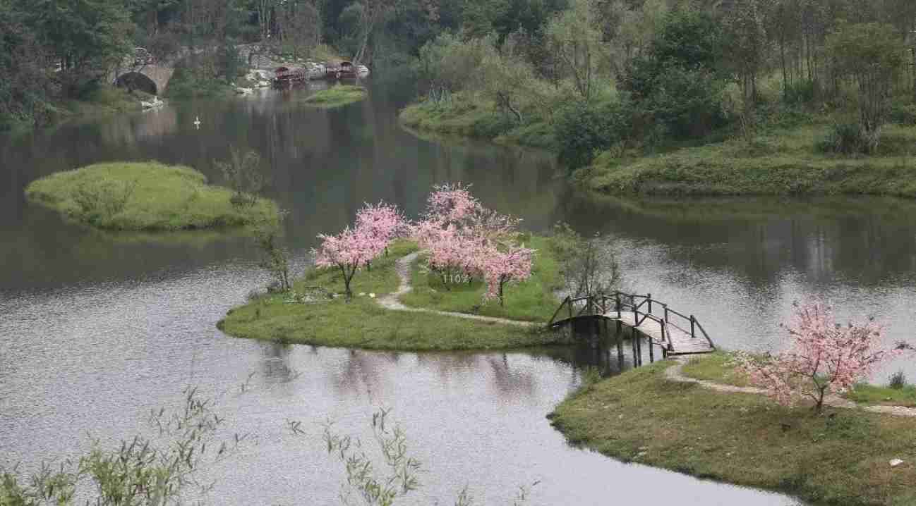 探访桃花源，感受乡村田园，欣赏山水美景