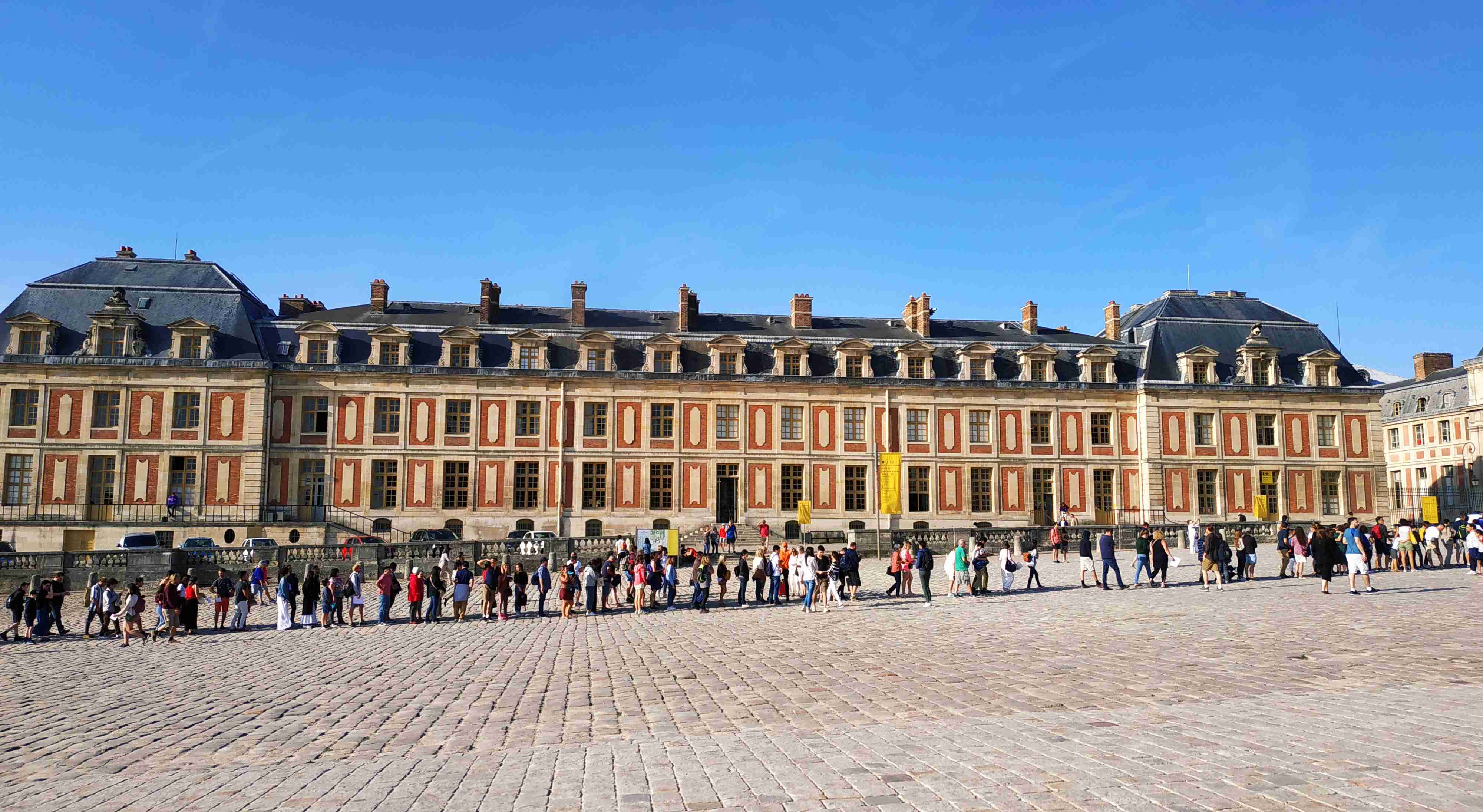 凡尔赛宫 （巴黎著名的宫殿之一）