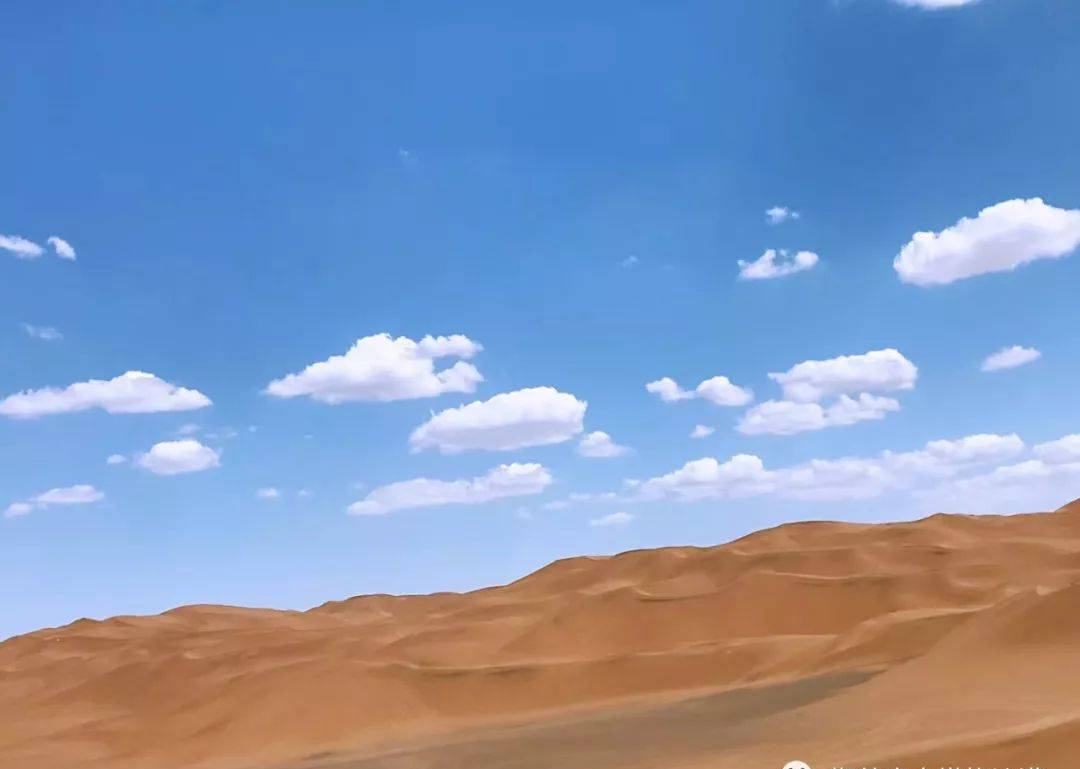 八月我们和库木塔格沙漠来场约会吧！
