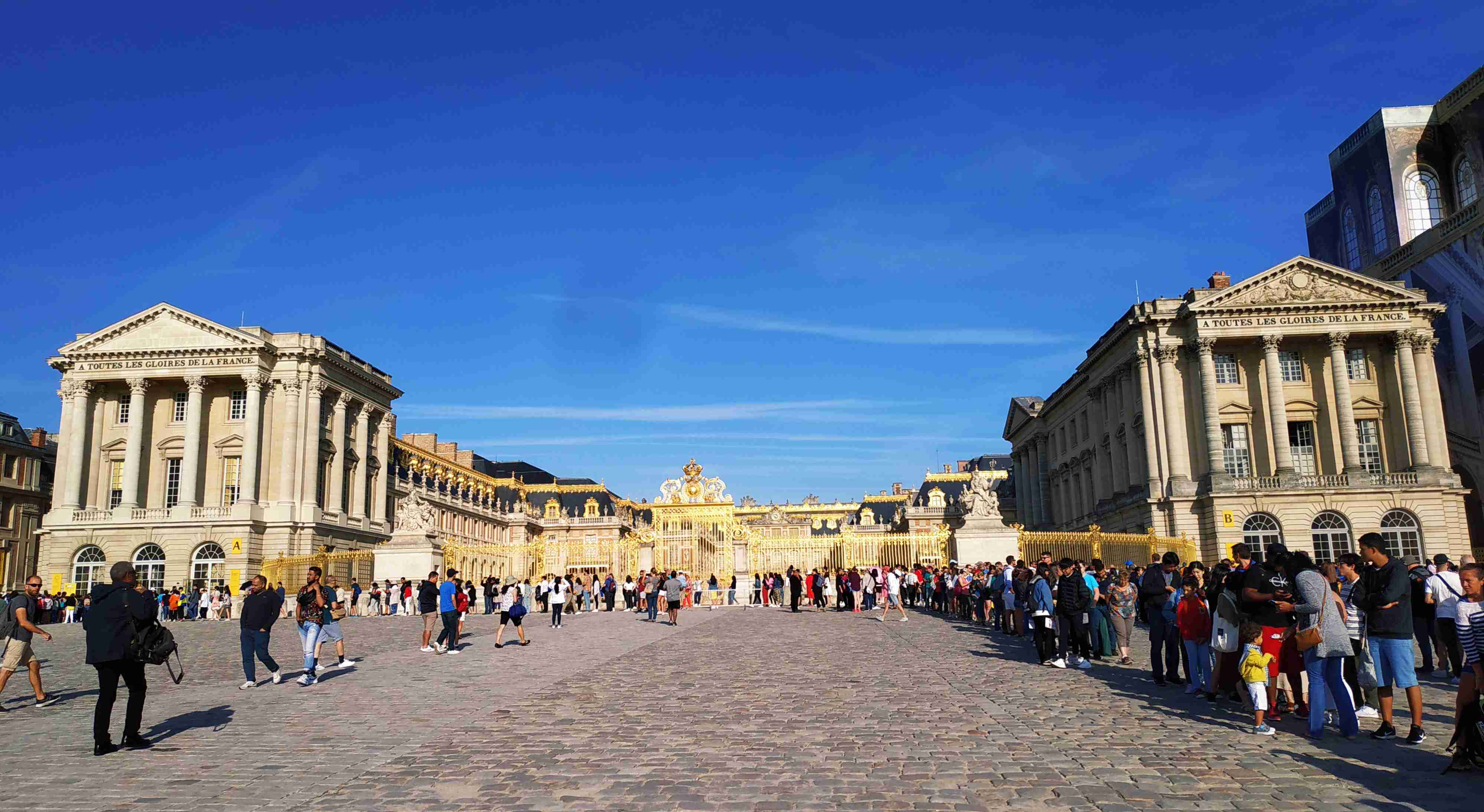凡尔赛宫 （巴黎著名的宫殿之一）