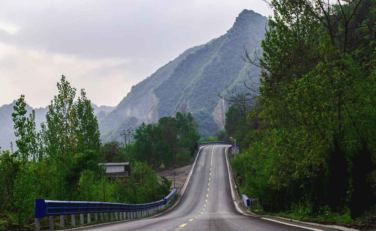 地跨河南南阳、平顶山和洛阳的伏牛山,有哪些令人称奇的地质景观
