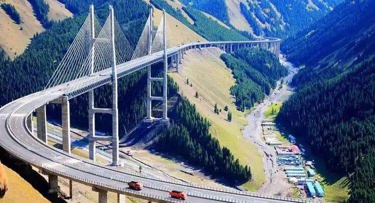 新疆伊犁这座大桥，据说是中国十大最美大桥之一：成了网红桥