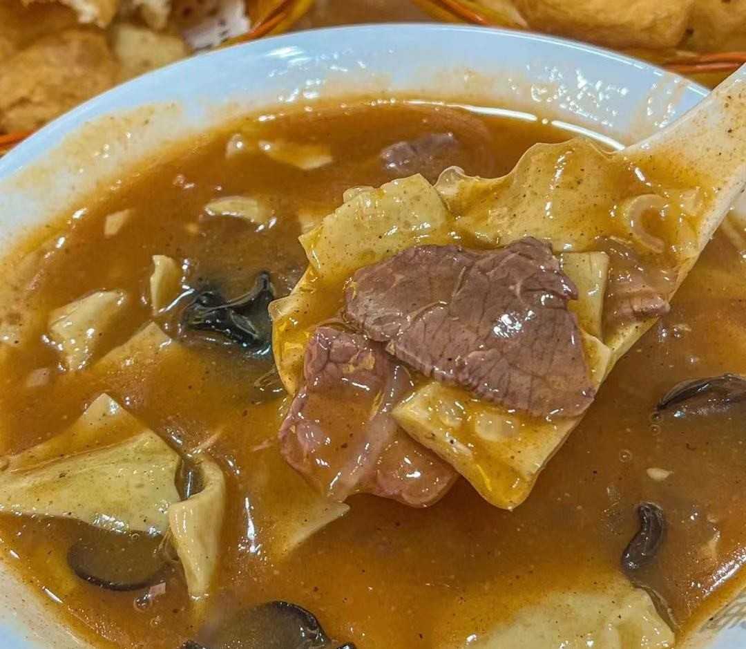 去河南必吃的10道豫菜,是“豫菜之魂”,老板以为你是本地人